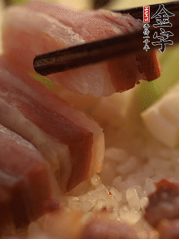 轉(zhuǎn)小火，繼續(xù)蓋蓋子燜2-3分鐘。