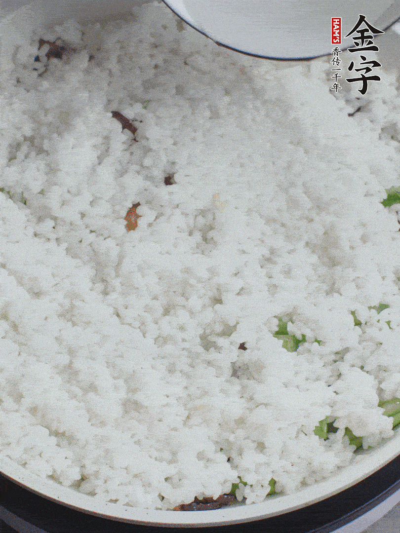 放一碗水，蓋蓋燜煮。