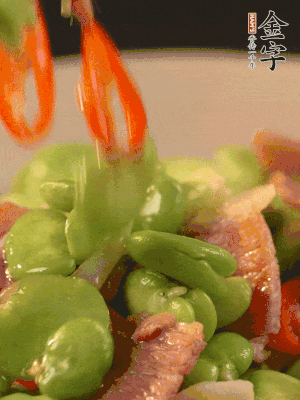 加清水略微煮2分鐘即可出鍋。