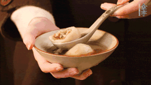 新的一年，我們還是要吃好喝好哦，祝大家元宵快樂！