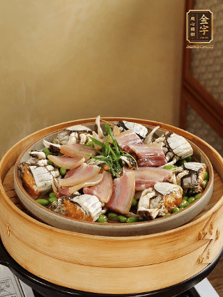 上鍋蒸15分鐘后，放蔥絲，潑熱油